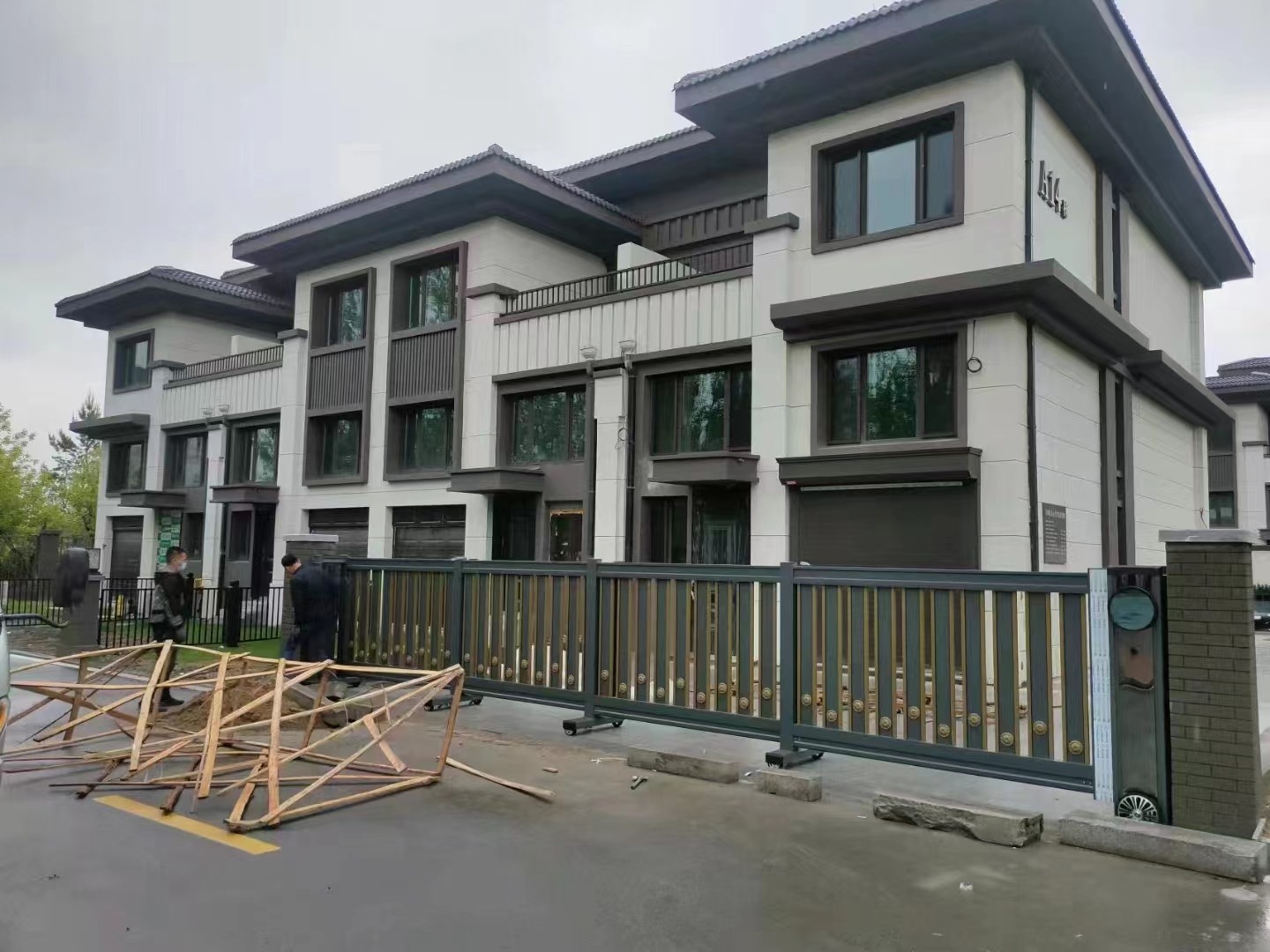 浦东新区伸缩门电话